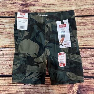 Wrangler Five Star Premium Boys Size 5 Regular Gamer Straight Cargo Shorts Camo